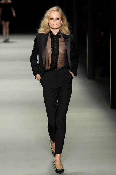 Look 30